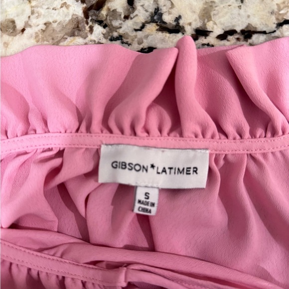 Pink Ruffled Women's Top, Size SMALL by Gibson Latimer - Picture 6 of 6